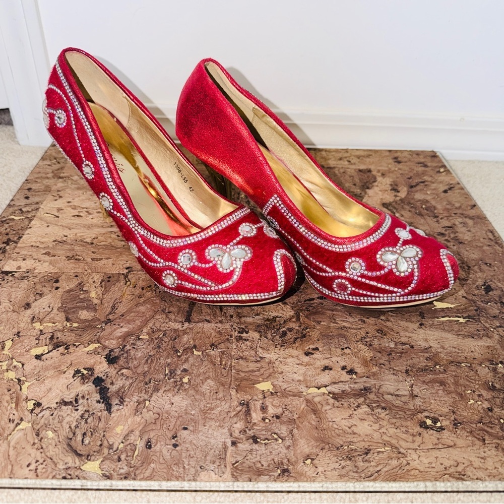 Siren Red Gem Embellished Floral Pattern Gold Wedding Ready Dancing Heels ๐ - Picture 3 of 8